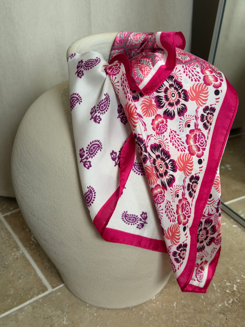 Petit carré imprimé 70*70cm - Rose
