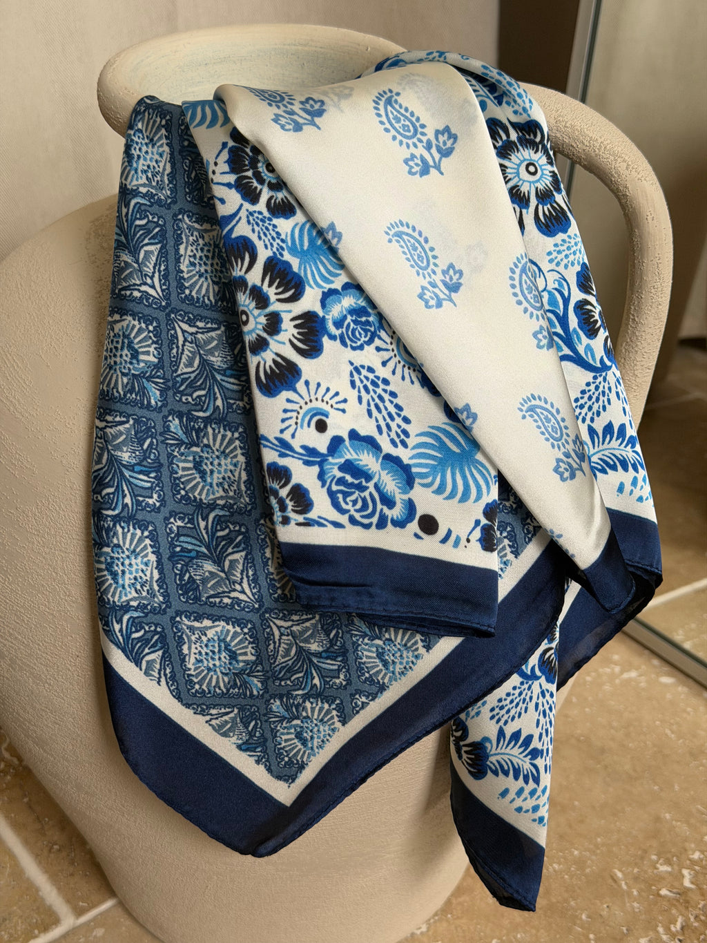 Petit carré imprimé 70*70cm - Bleu