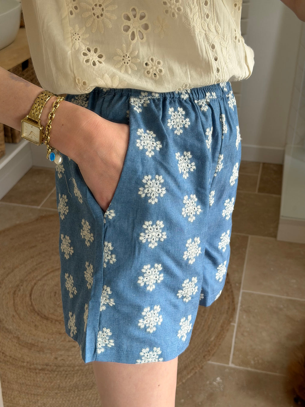 Short en denim brodé – Style estival bohème