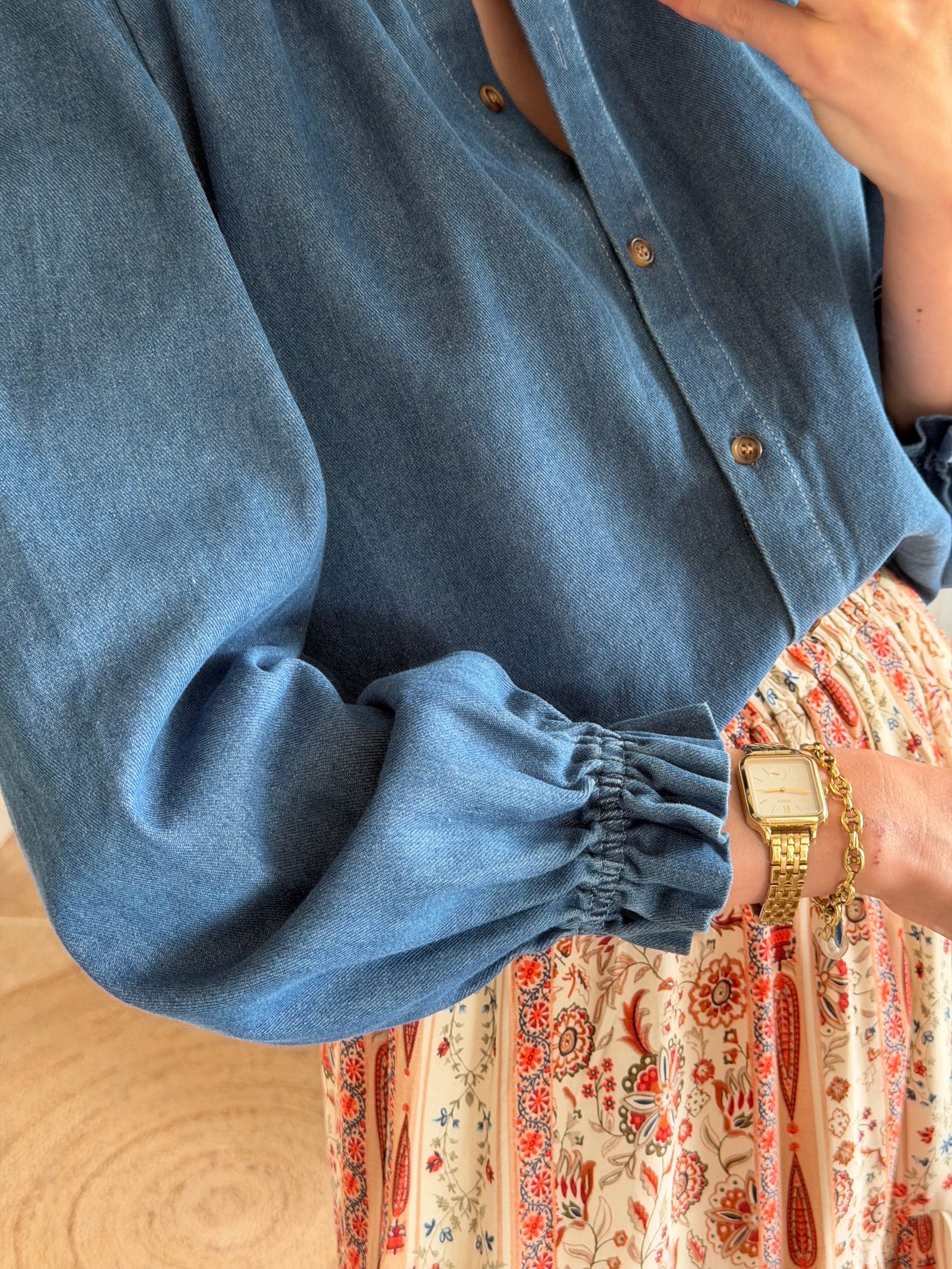 Chemise en denim avec col volant