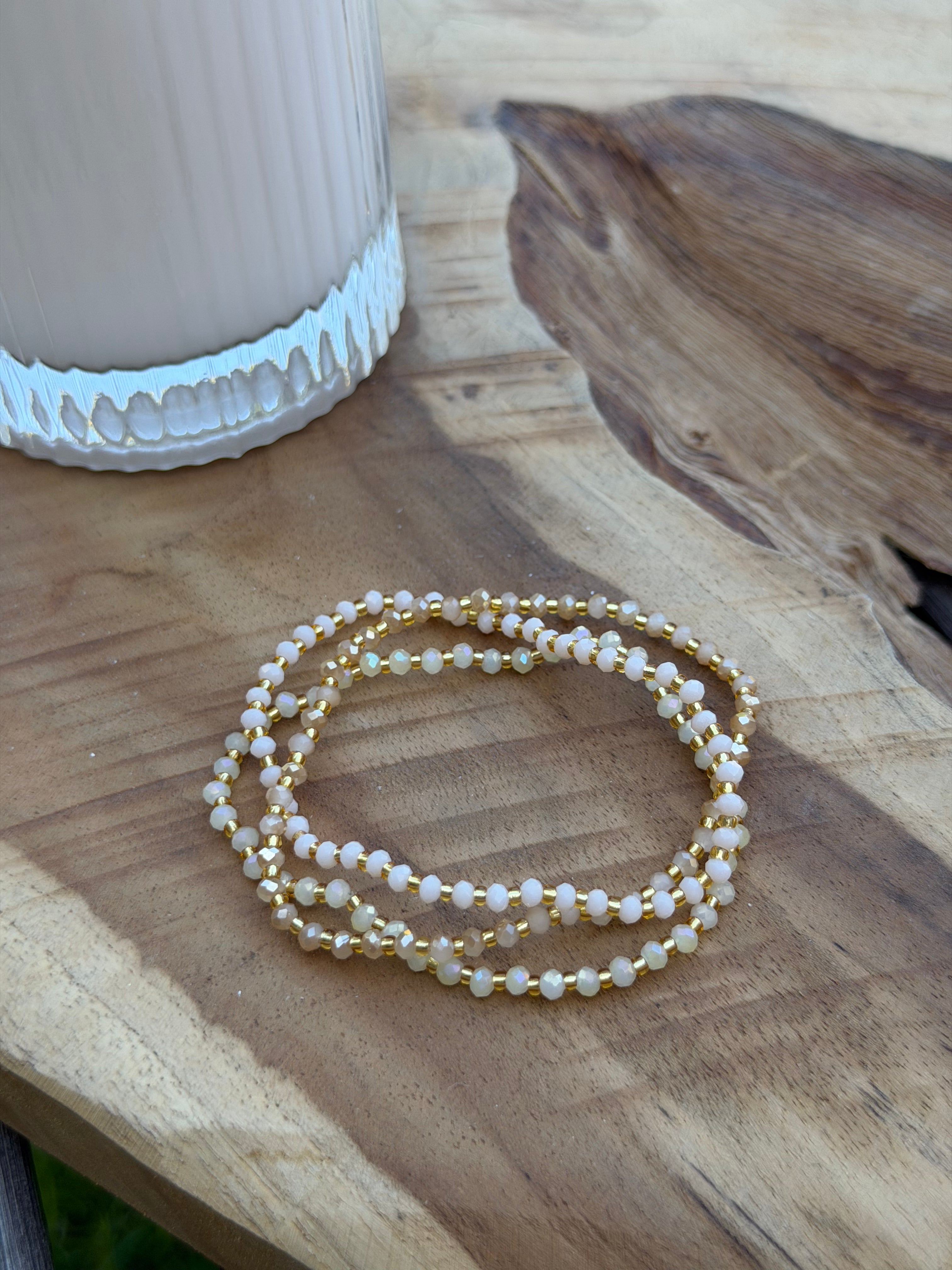 Bracelets élastique en perles de verre – Tons dorés & nacrés