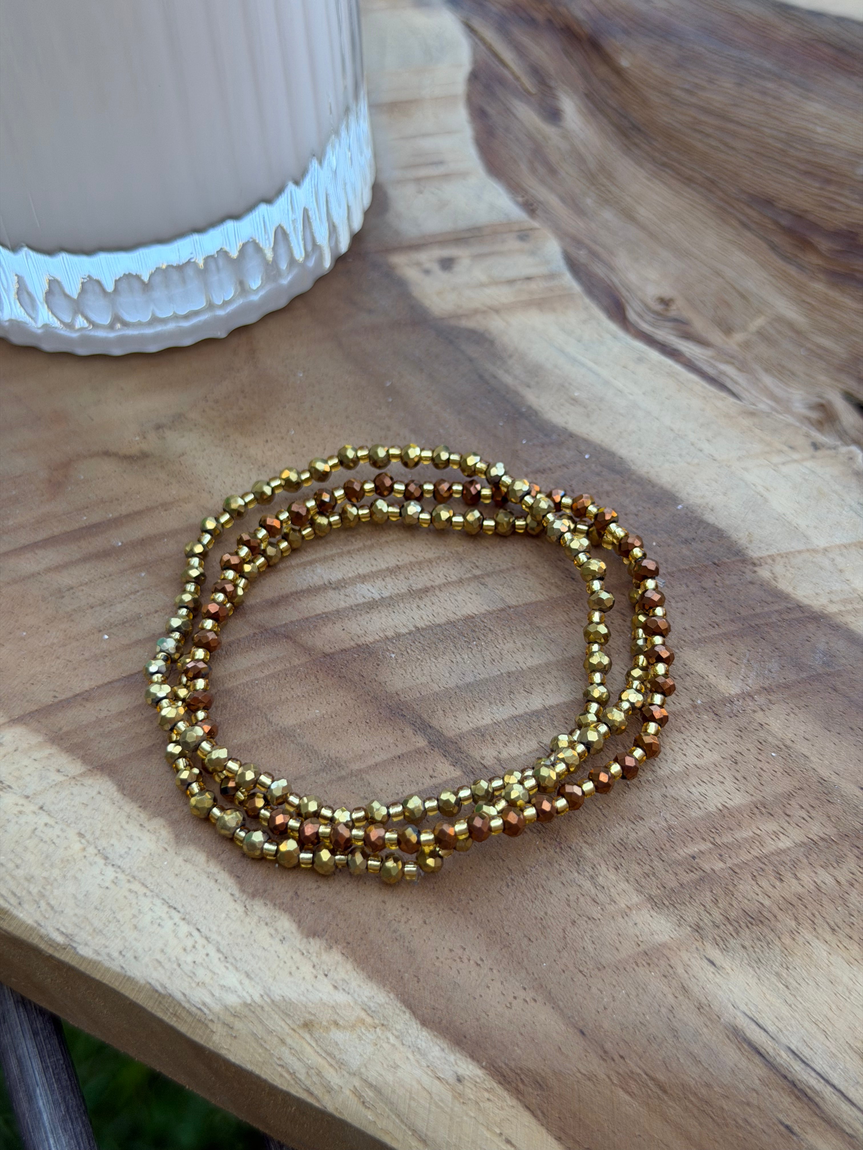 Bracelets élastique en perles de verre – Tons dorés & nacrés