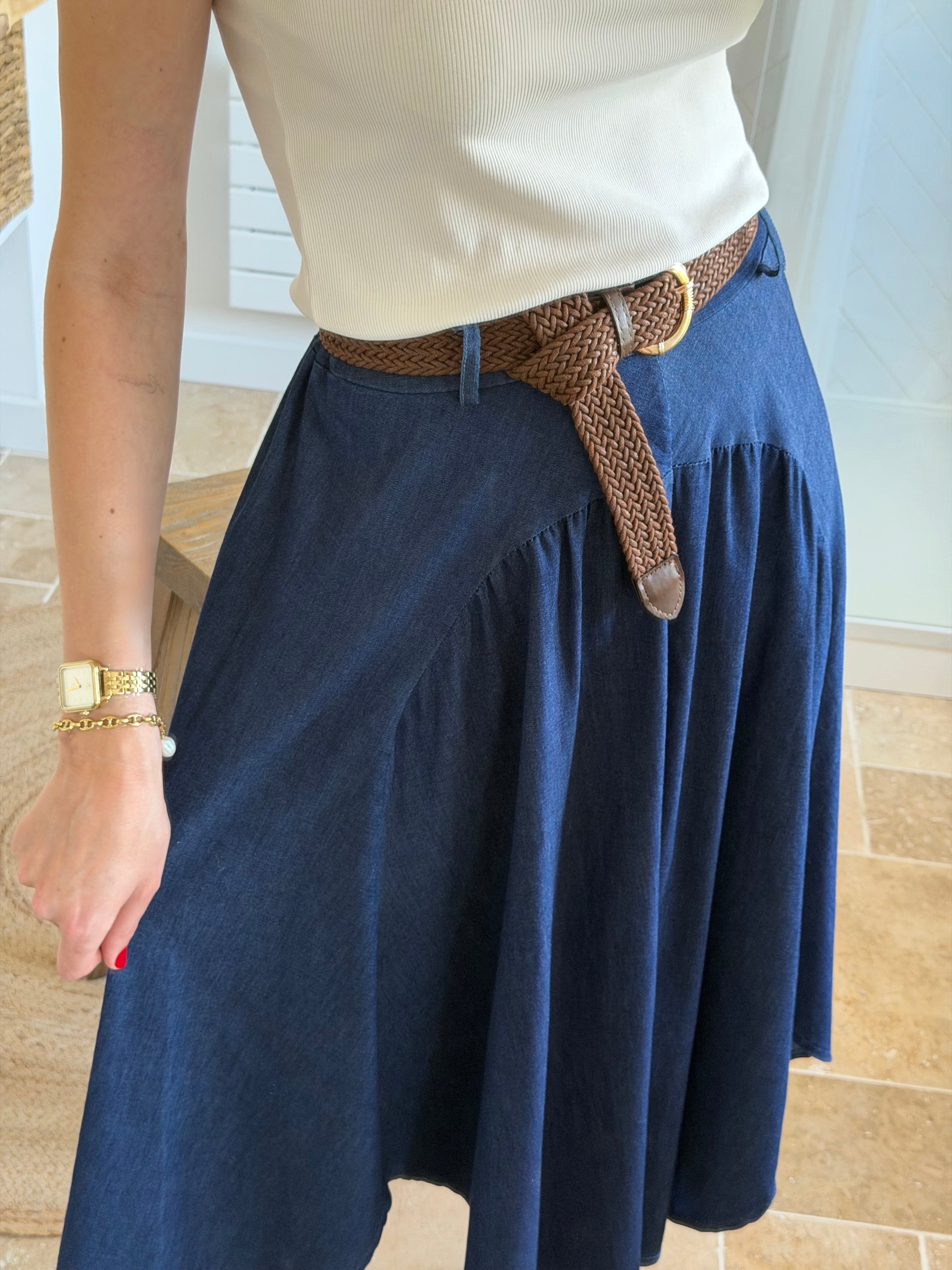 Jupe coupe évasée avec ceinture