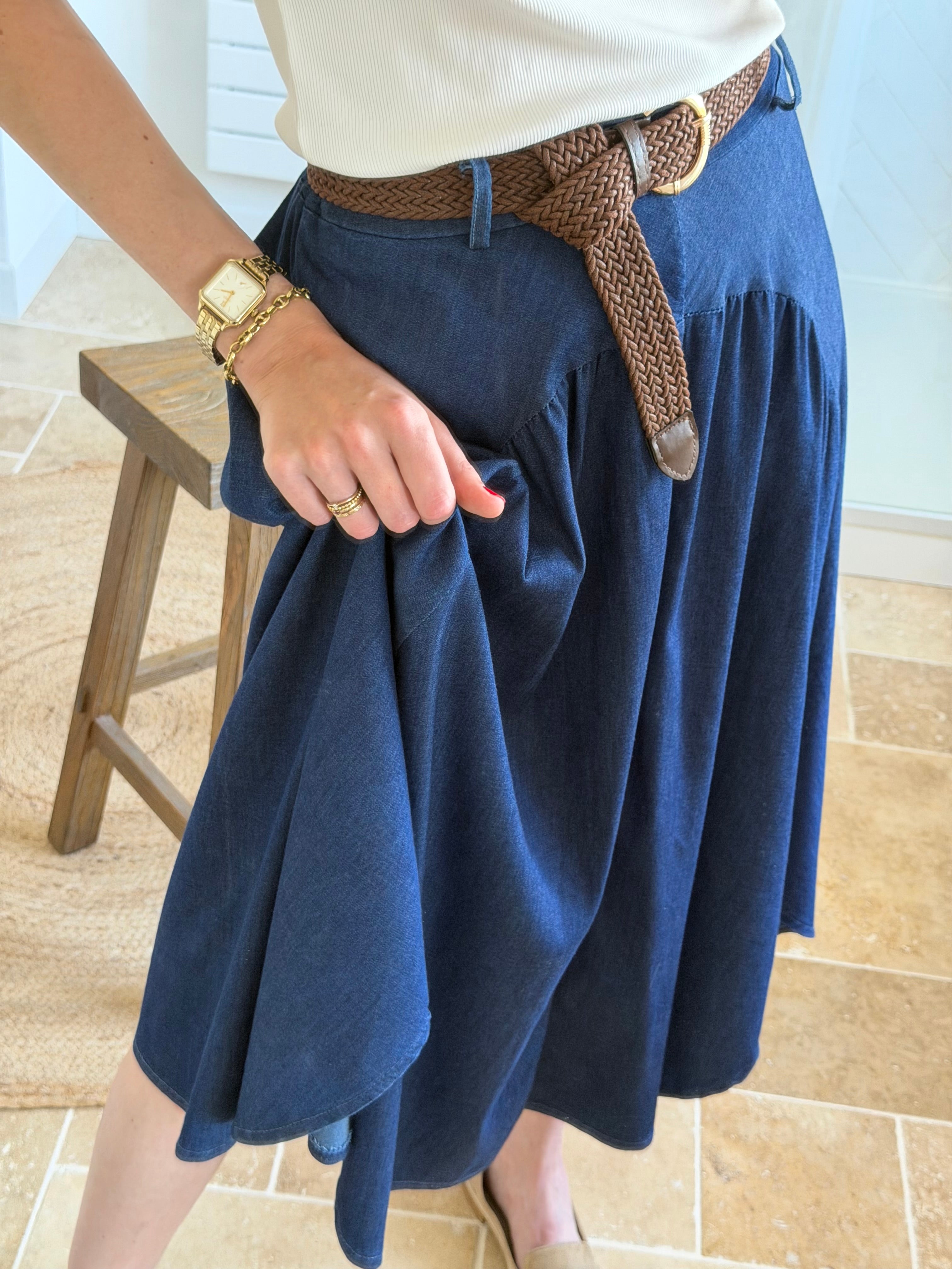 Jupe coupe évasée avec ceinture