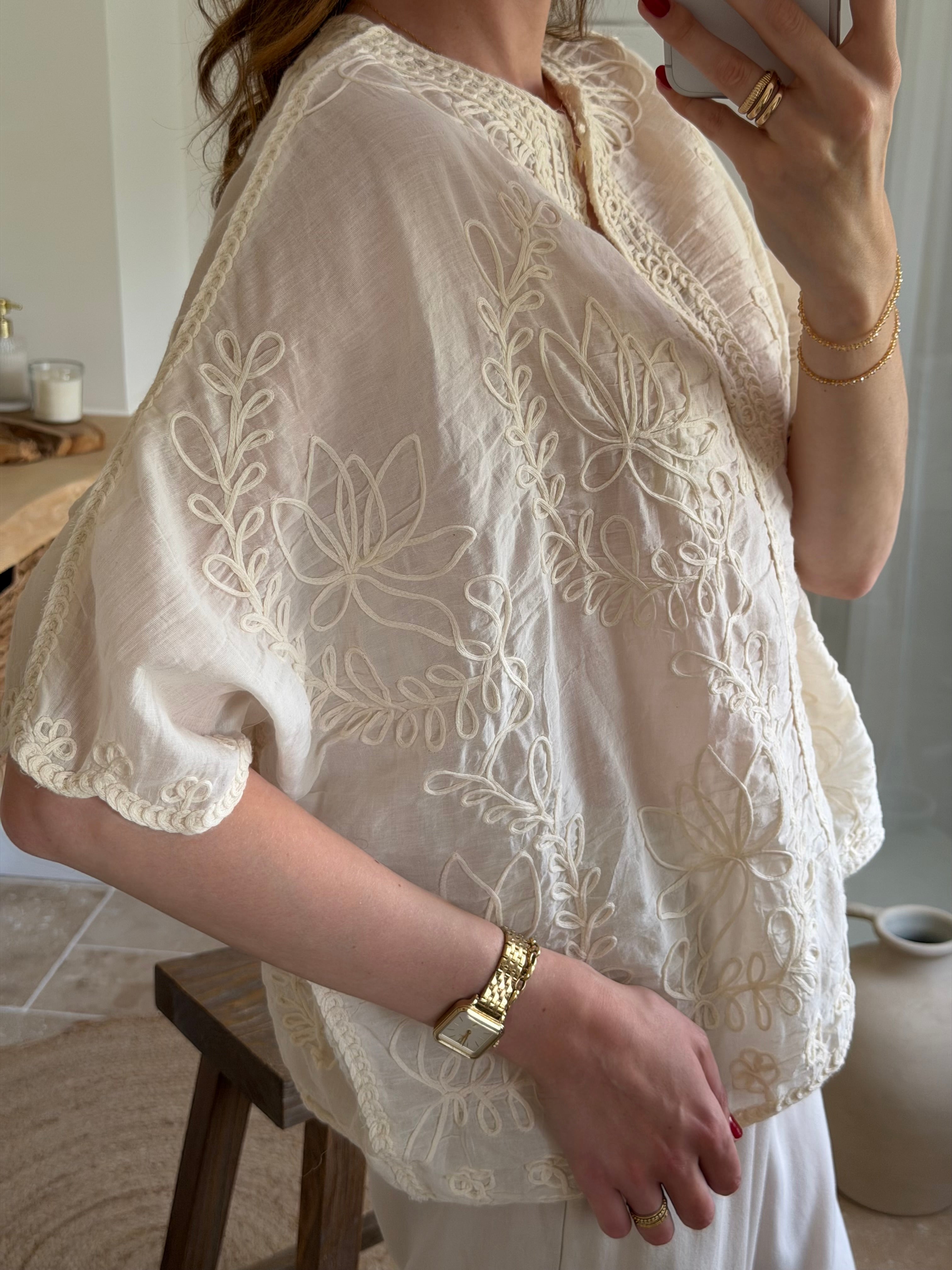 Blouse en broderie florale