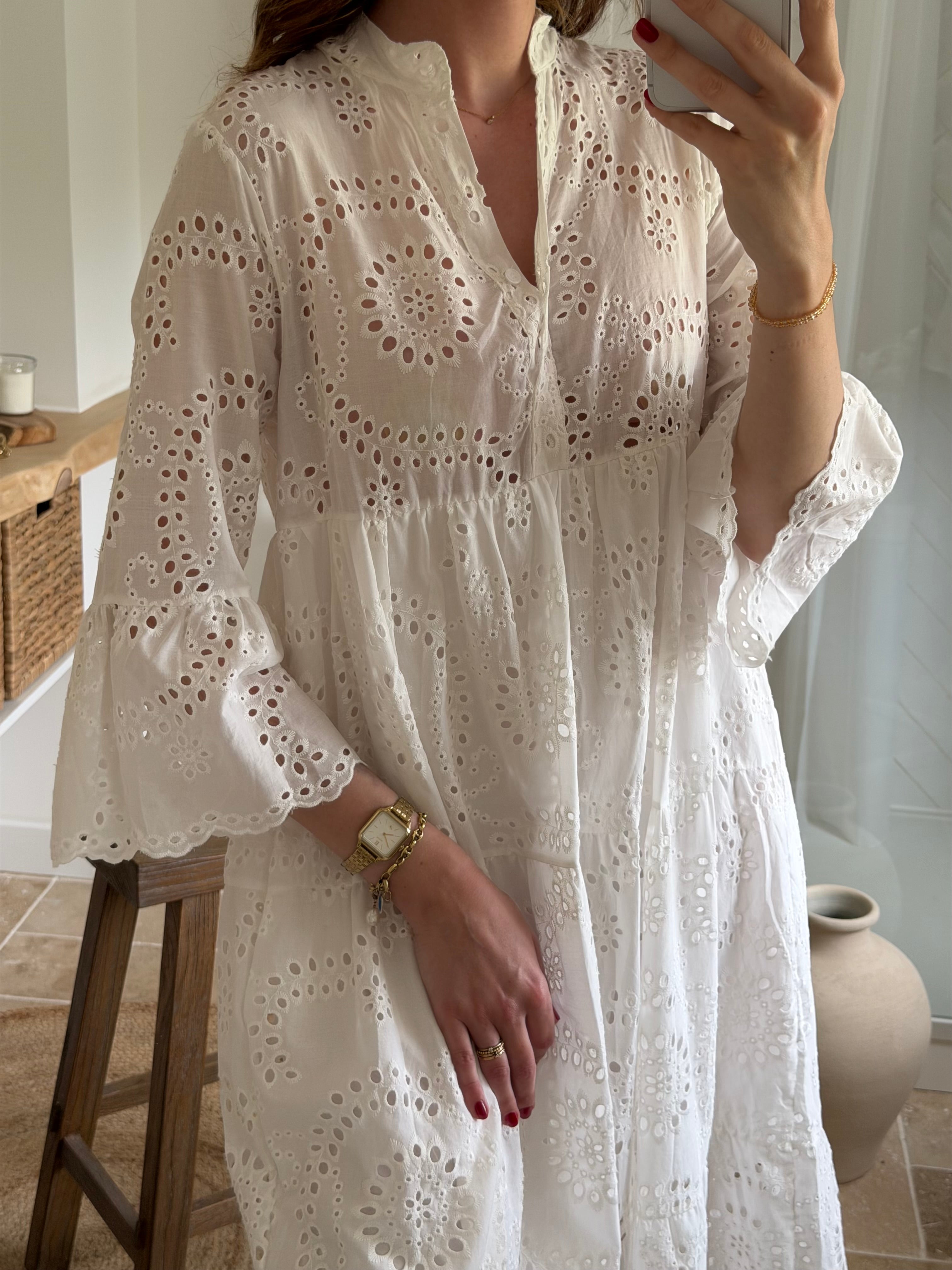 Robe longue en broderie anglaise
