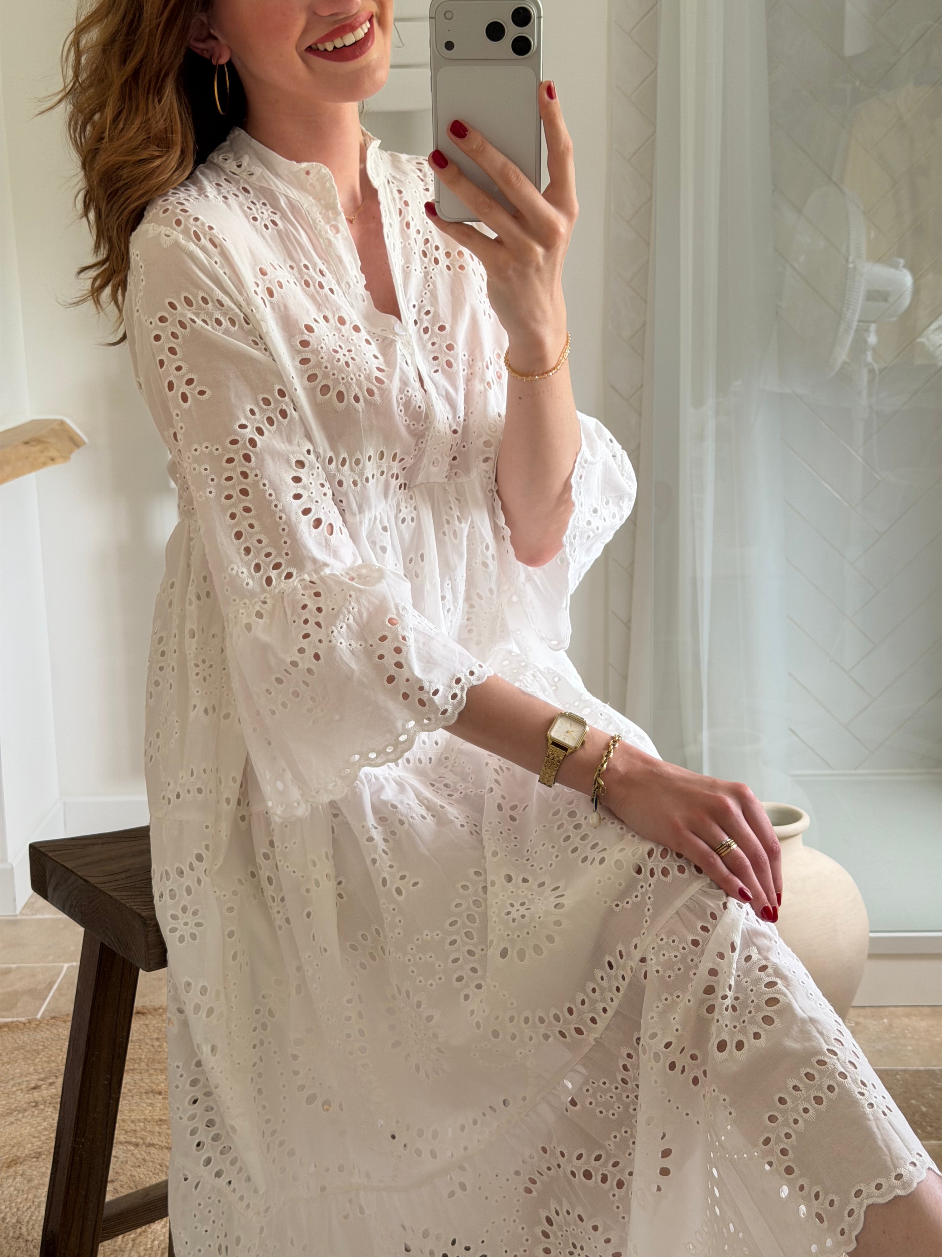 Robe longue en broderie anglaise